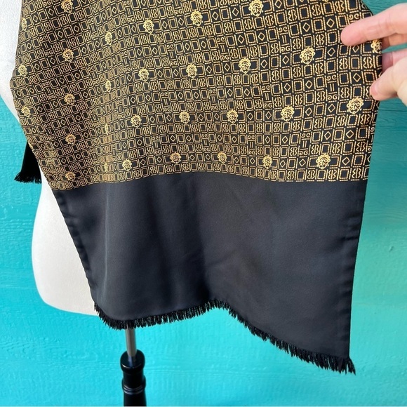 AUTHENTIC HERMÉS MENS BLACK AND GOLD SILK AND ANGORA TRIBAL MUFFLER SCARF - Picture 3 of 6